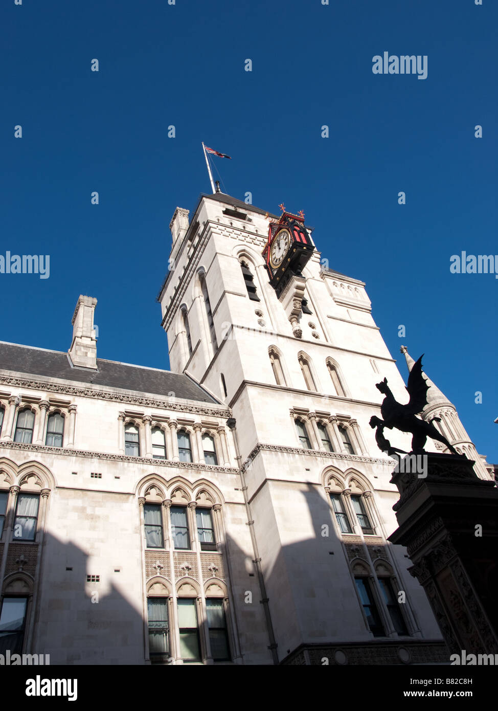 London Royal Courts of Justice and Temple Bar's memorial Stock Photo