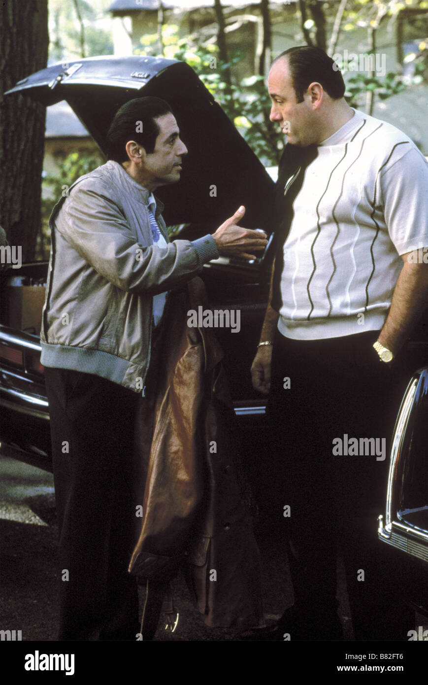 The Sopranos  TV-Series 1999-2007 USA 2000 Season 2, episode : Full leather jacket Created by David Chase James Gandolfini, David Proval Stock Photo