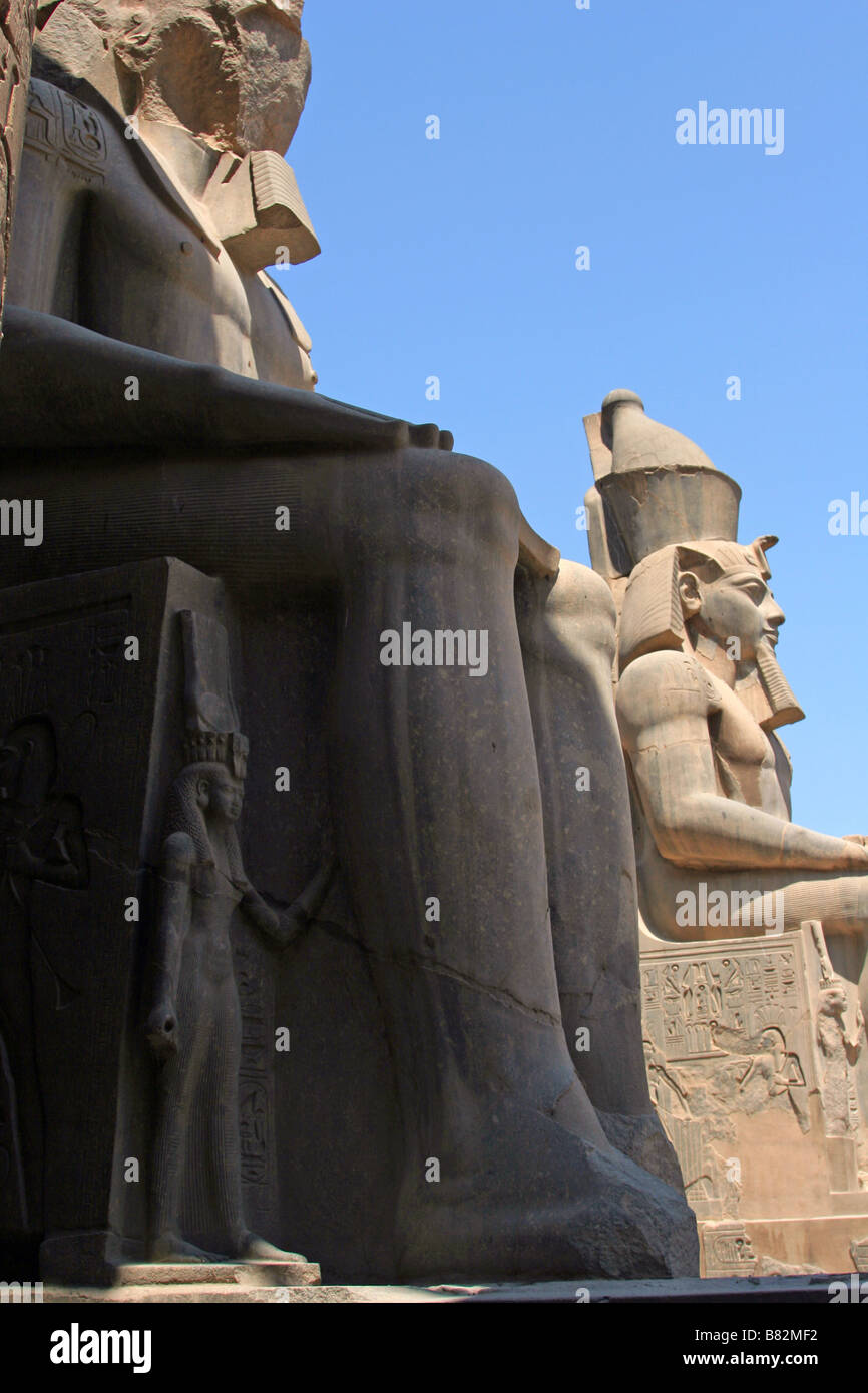 Ramses II statue at Luxor Temple entrance Stock Photo - Alamy
