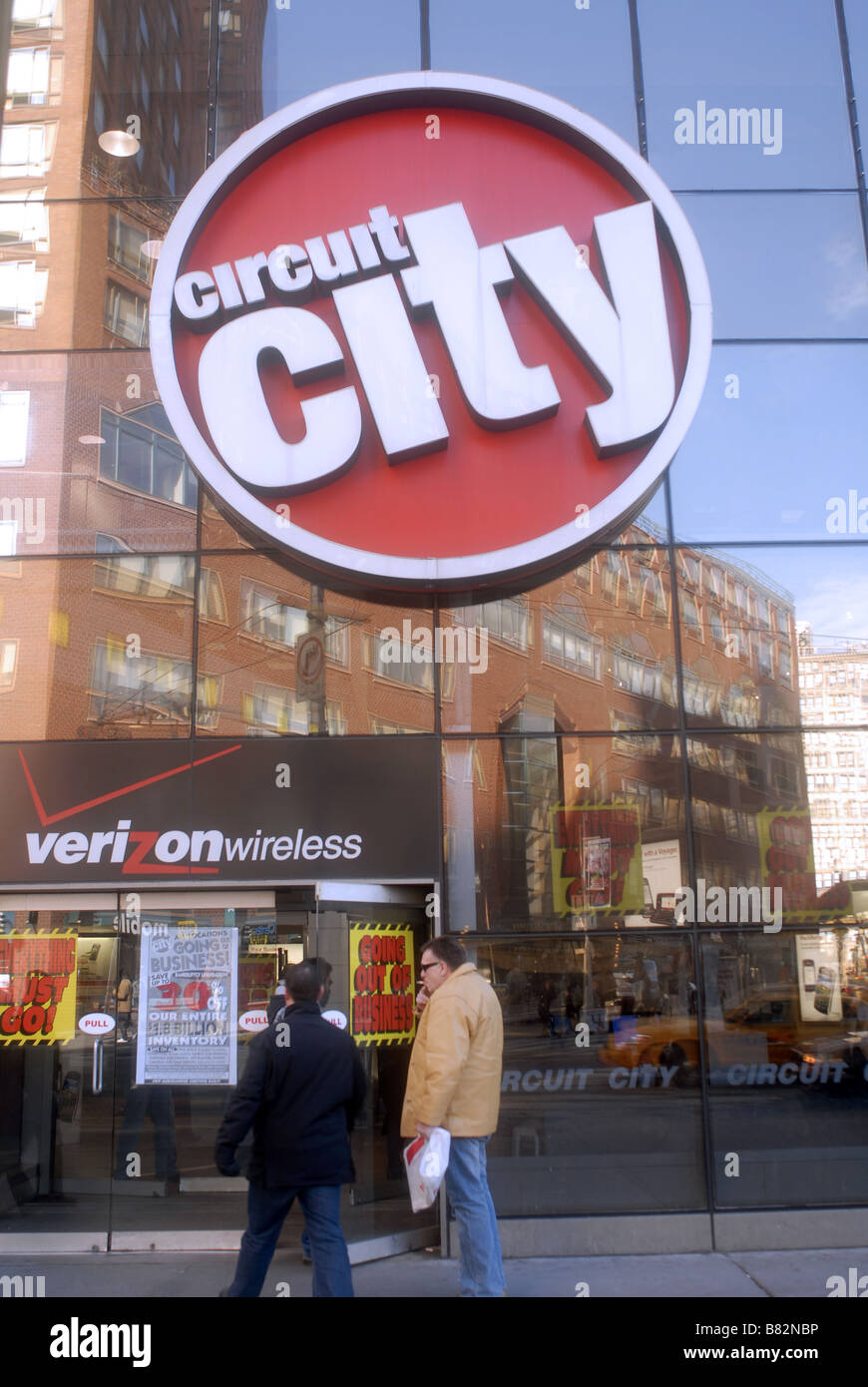 A Circuit City electronics store in New York Stock Photo Alamy