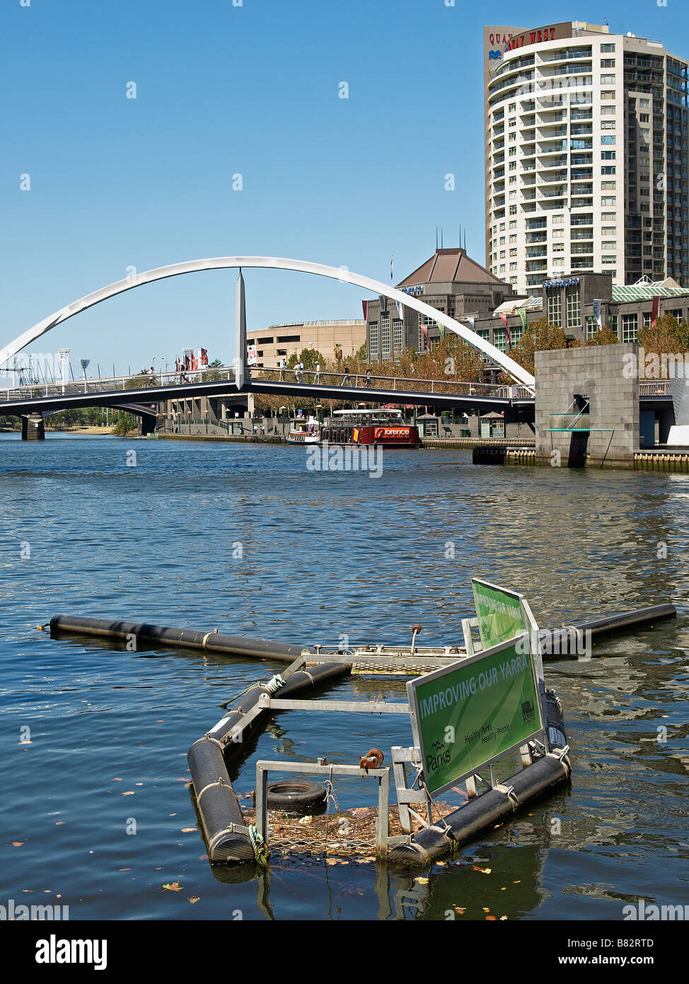 PARKS VICTORIA LITTER TRAP ON THE RIVER YARRA MELBOURNE AUSTRALIA Stock Photo Alamy