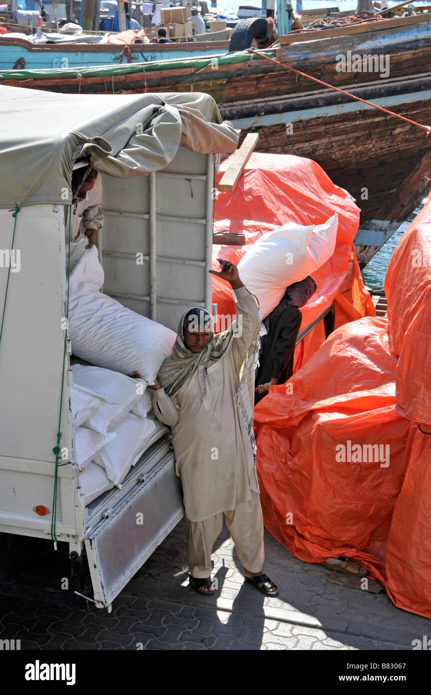 Arab ship hi-res stock photography and images - Page 9 - Alamy