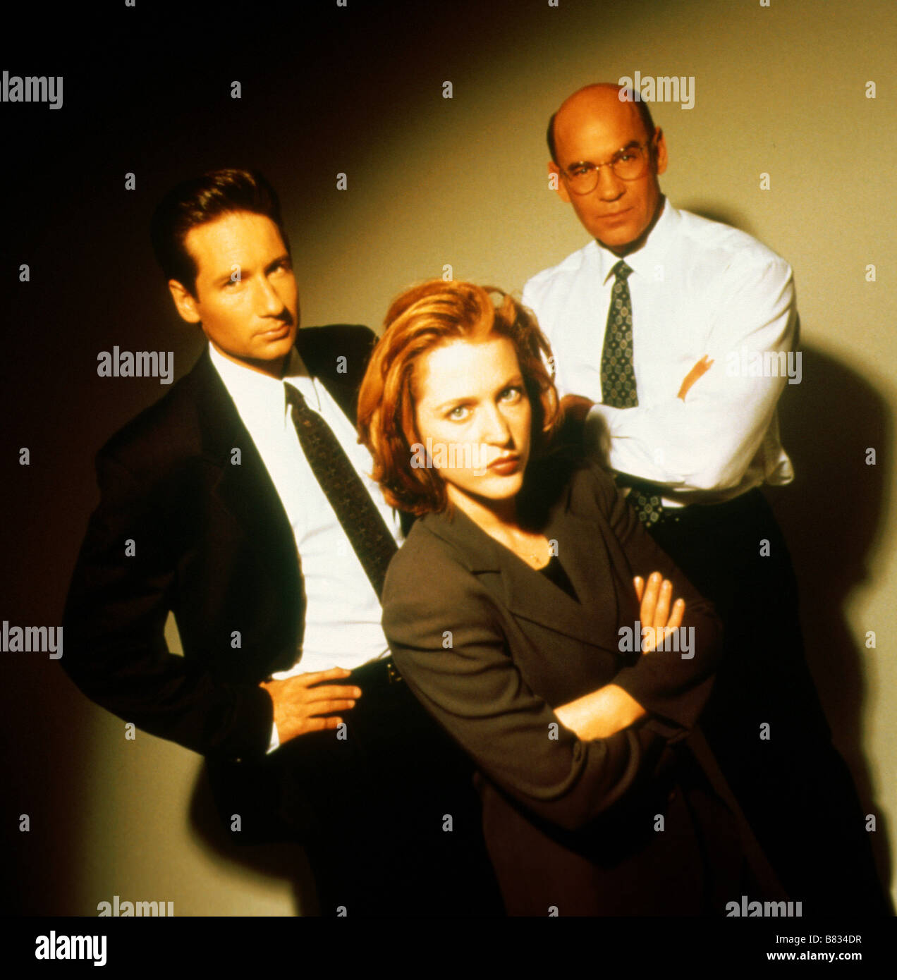 The X Files  TV Series1993 - 2002 USA 1995 Season 3 Created by Chris Carter David Duchovny , Gillian Anderson, Mitch Pileggi Stock Photo