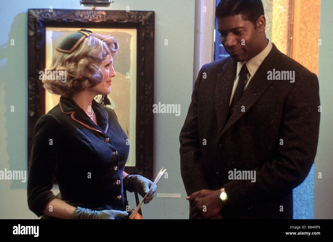 Far from Heaven Year : 2002 USA Dennis Haysbert, Julianne Moore ...