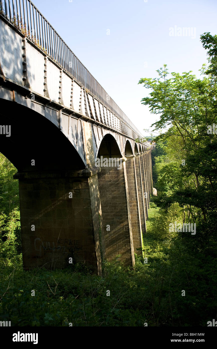 Pontcysyllte viaduct carrying the Langollen canal over the River Dee at Froncysyllte by Llangollen, built by Thomas Telford Stock Photo