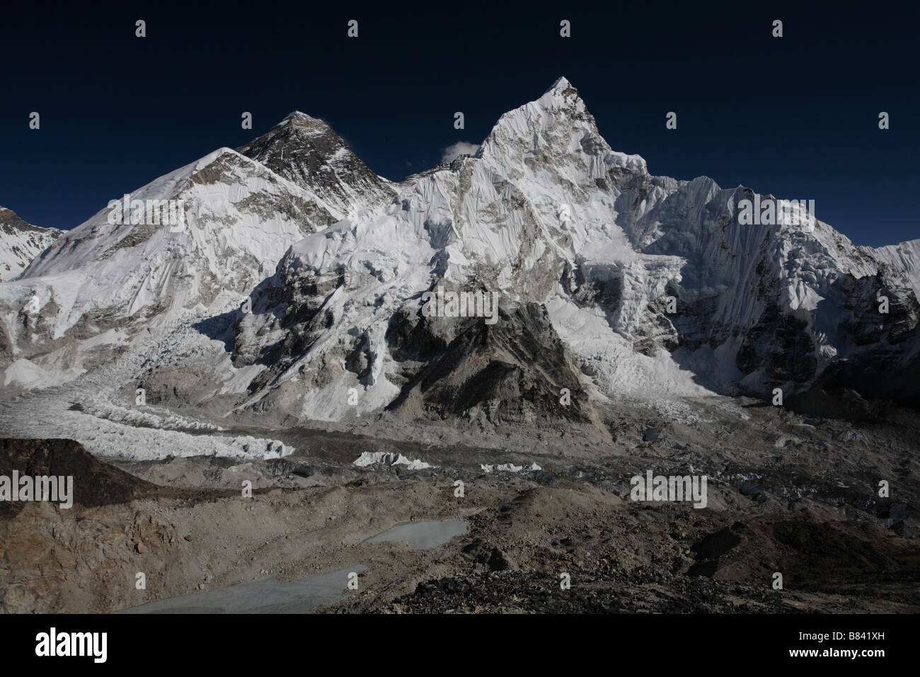 View of the Everest mountain range from the summit of Kala Patthar Stock Photo