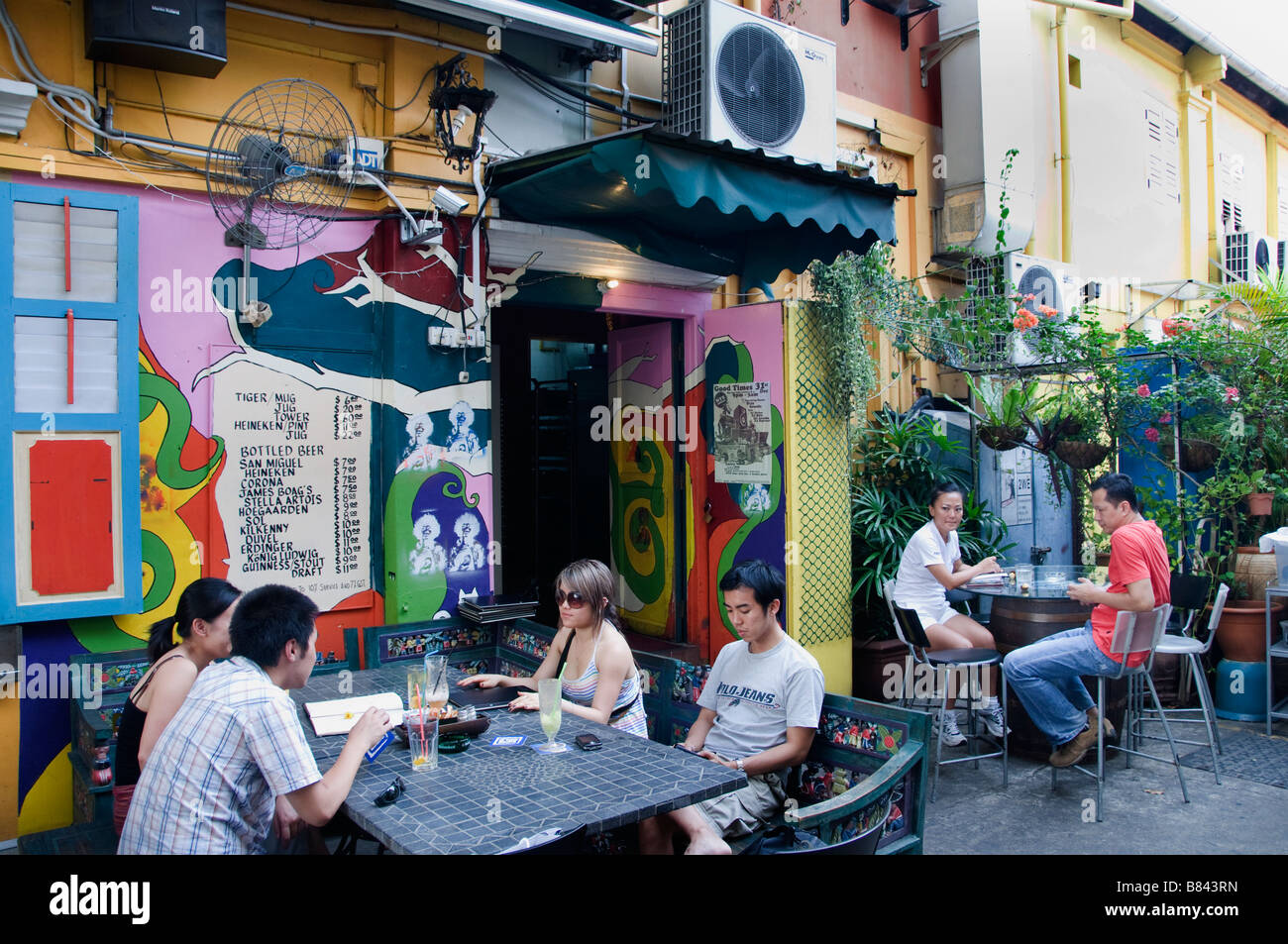 Arab Quarter Singapore Kampong Glam terrace pavement restaurant bar cafe Stock Photo