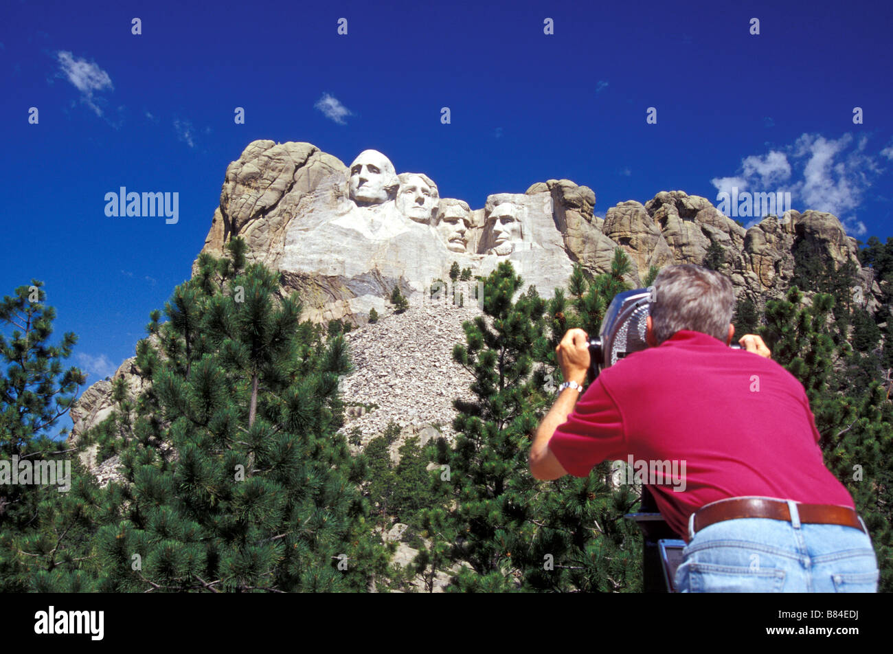 Male tourist viewing Mount Rushmore Stock Photo