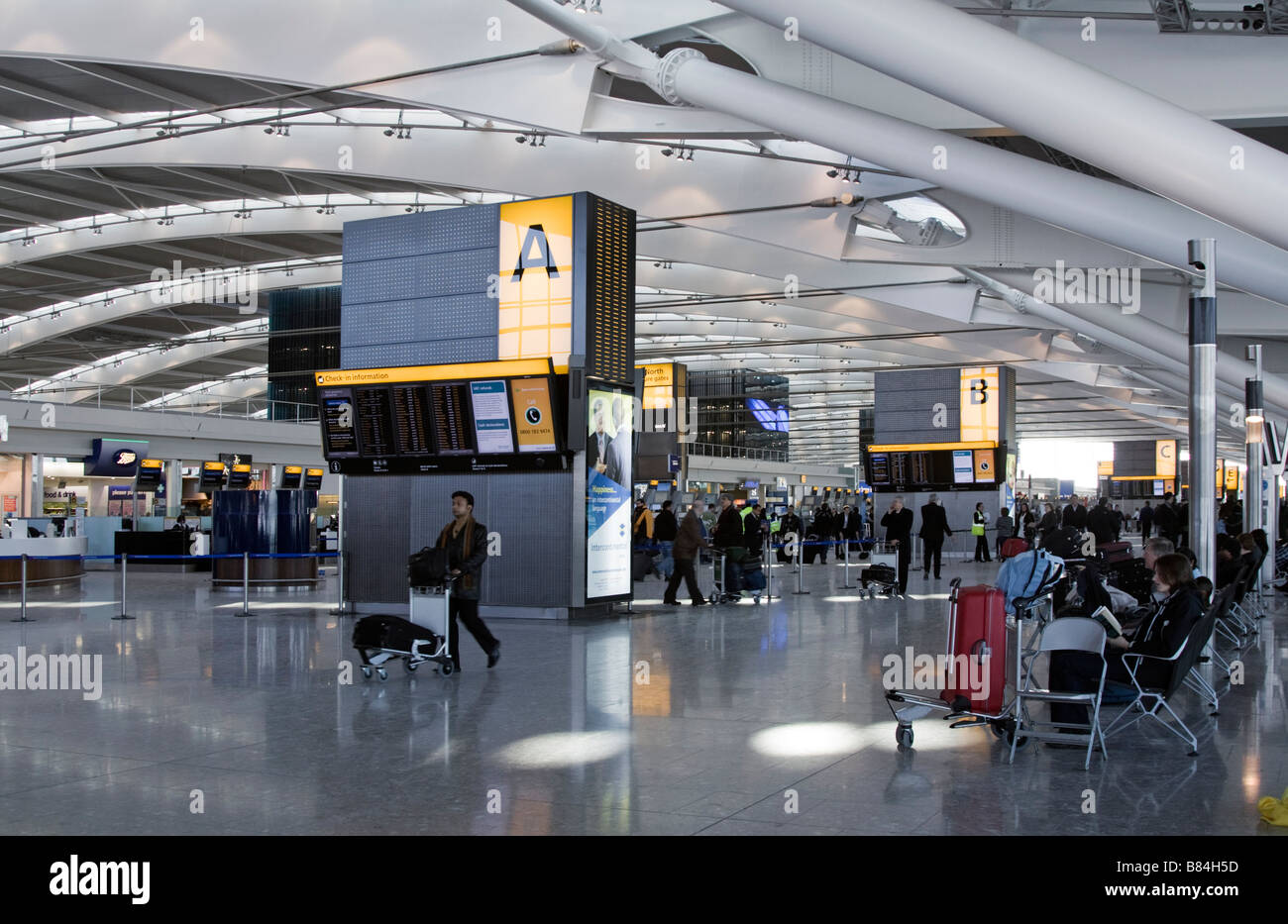Heathrow Airport London Terminal 5 Check-in Hall - London Stock Photo