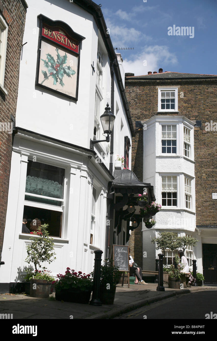 The Holly Bush pub and restaurant, Hampstead, London Stock Photo Alamy