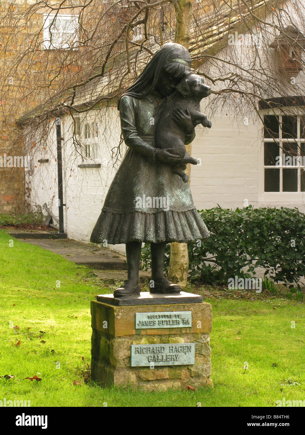 Girl with dog statue hires stock photography and images Alamy