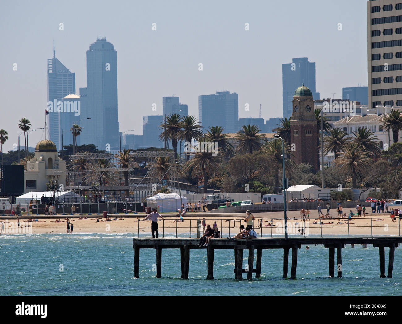 PIER AND BEACH AT ST KILDA WITH CITY SKYLINE OF MELBOURNE IN BACKGROUND VICTORIA AUSTRALIA Stock Photo