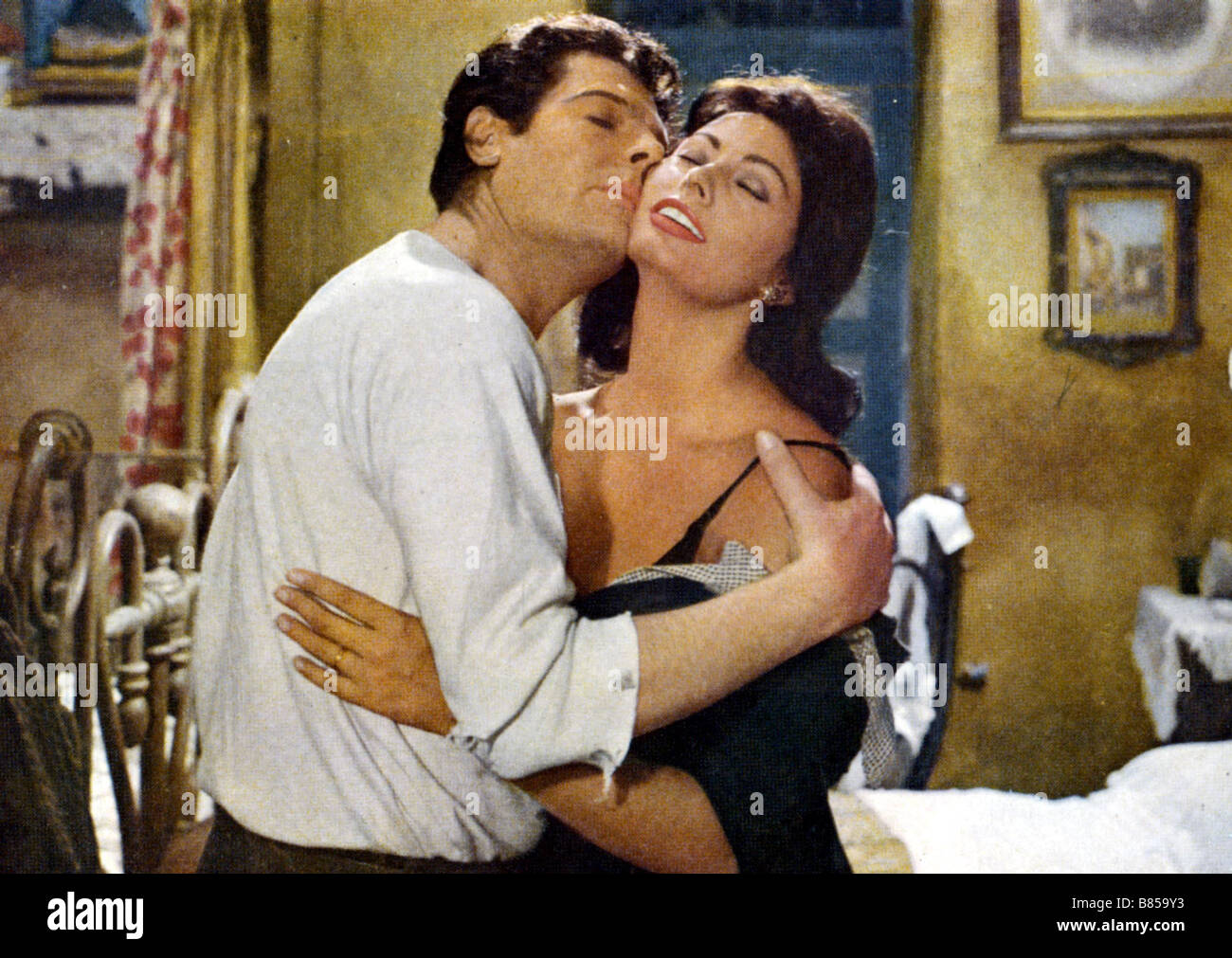 Ieri, oggi, domani Yesterday, Today and Tomorrow Year 1963 Italy Marcello Mastroianni, Sophia Ieri, oggi, domani Yesterday, Today and Tomorrow Year 1963 Italy Marcello Mastroianni, Sophia