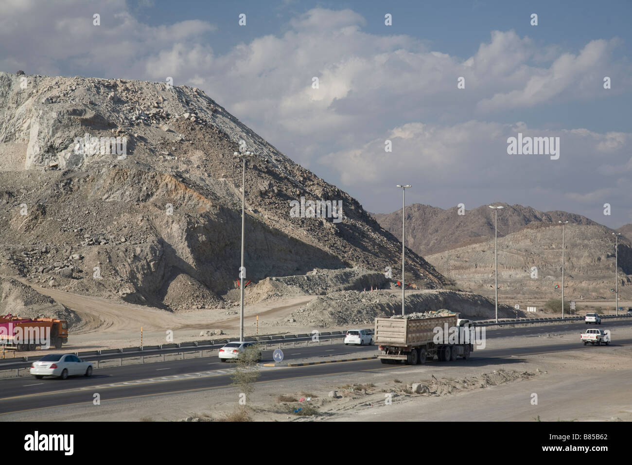 Fujairah mountains highway traffic uae Stock Photo