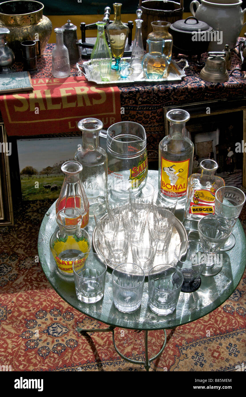 Second hand frames hires stock photography and images Alamy