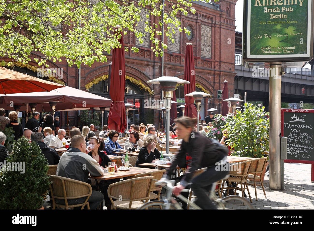 Berliner hackescher markt hi-res stock photography and images - Alamy