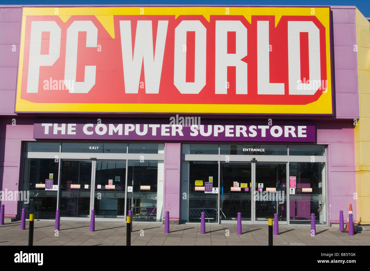 PC World Superstore shopfront computer retail shop uk shopfronts Stock  Photo - Alamy