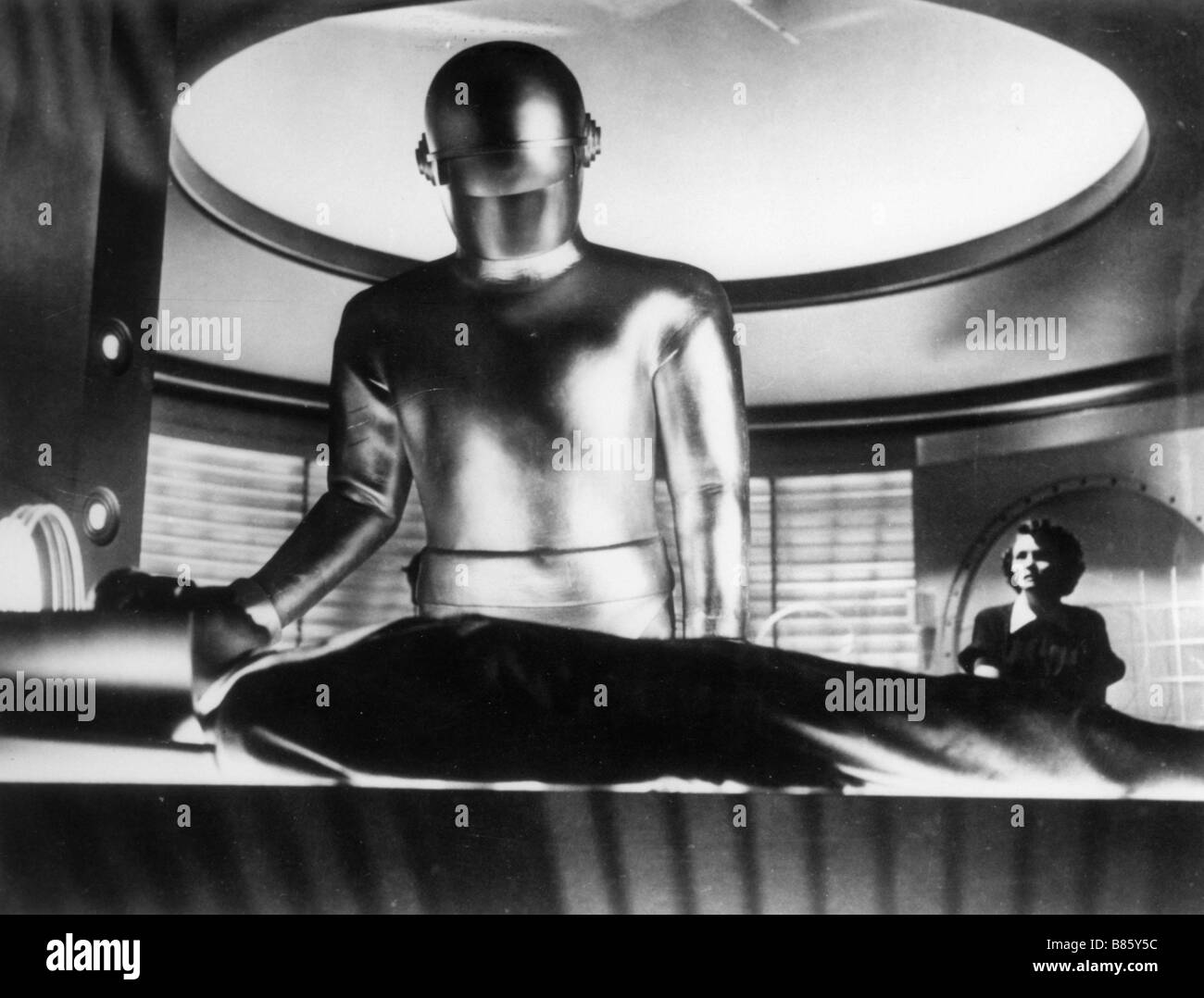 The Day the Earth Stood Still Year : 1951 - USA Director: Robert Wise ...