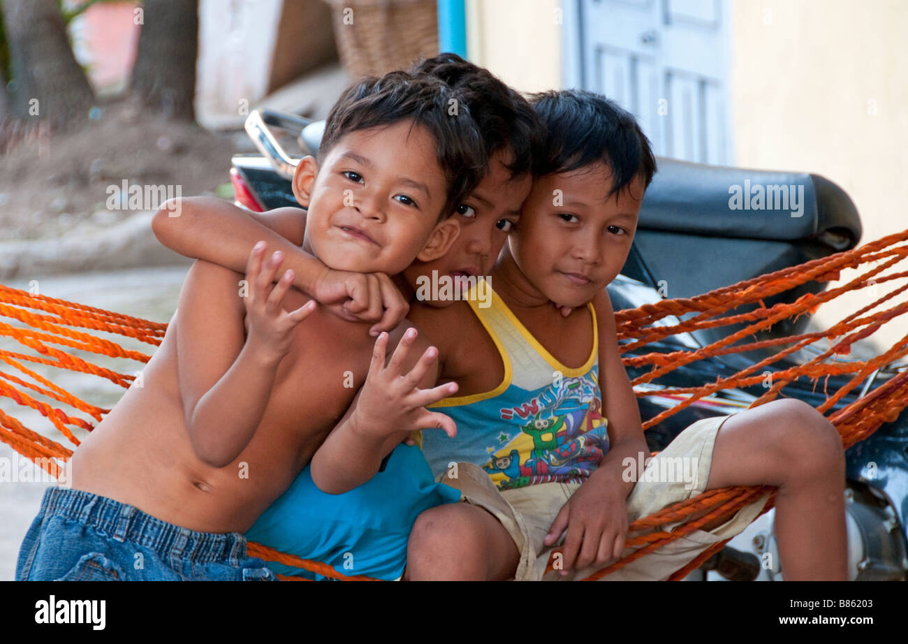 Children playing in Phnom Penh, Cambodia Stock Photo - Alamy