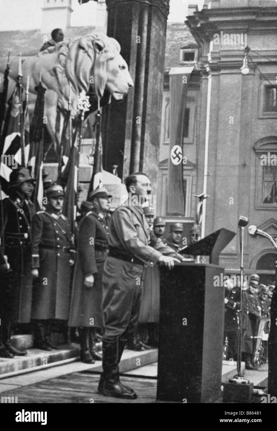 Hitler delivering a speech in Munich (1934) Stock Photo