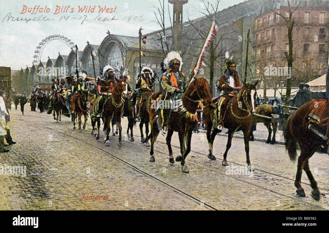 Parade of the Buffalo Bill's Wild West troupe in Paris Stock Photo - Alamy