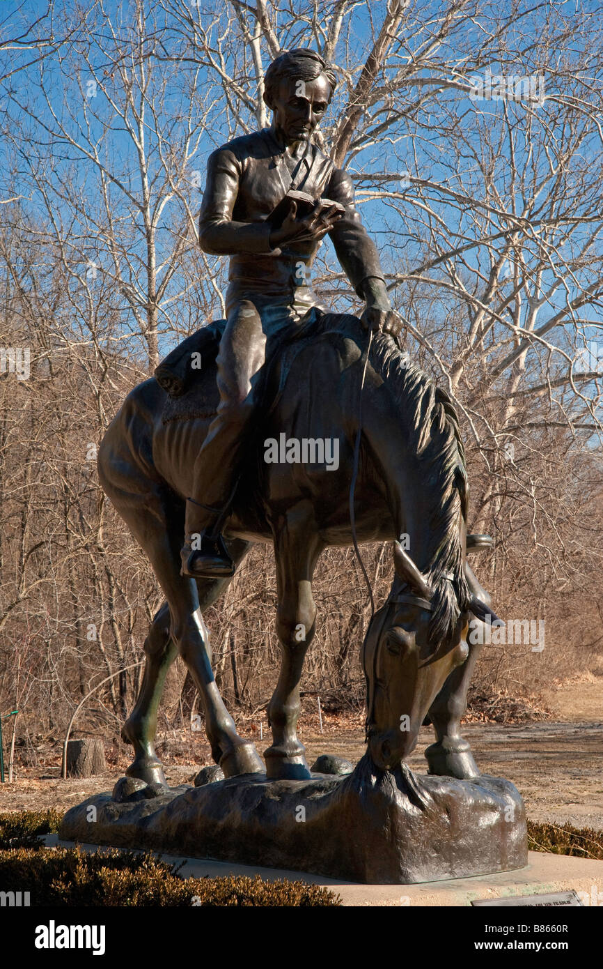Abraham Lincoln statue showing him on horseback as a young lawyer riding the circuit in Illinois Stock Photo
