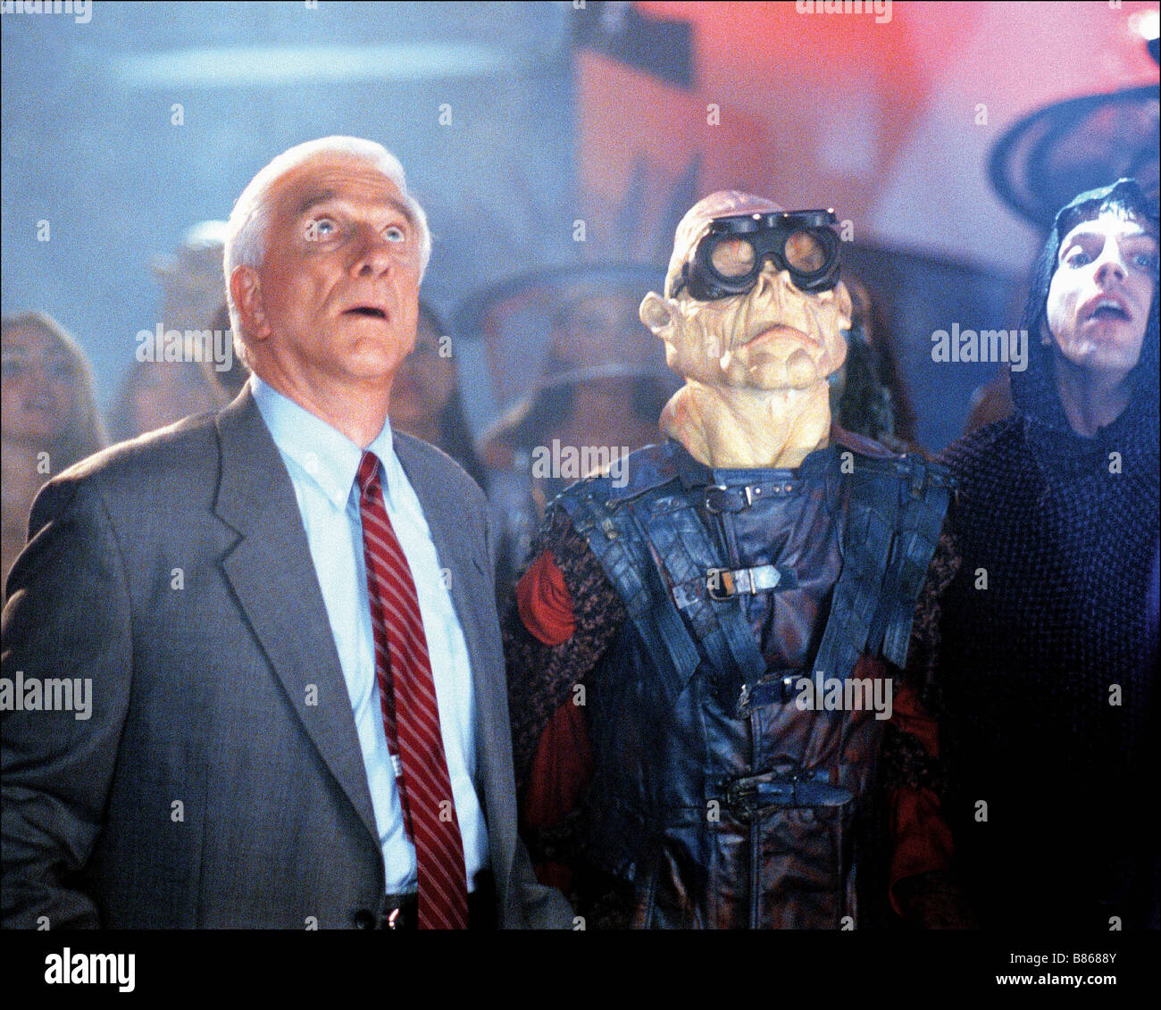 Шестой элемент (2000). Шестой элемент лесли. Поставь 6 элемент. Мистер членс лесли нильсен. Лесли нильсен 6 элемент.