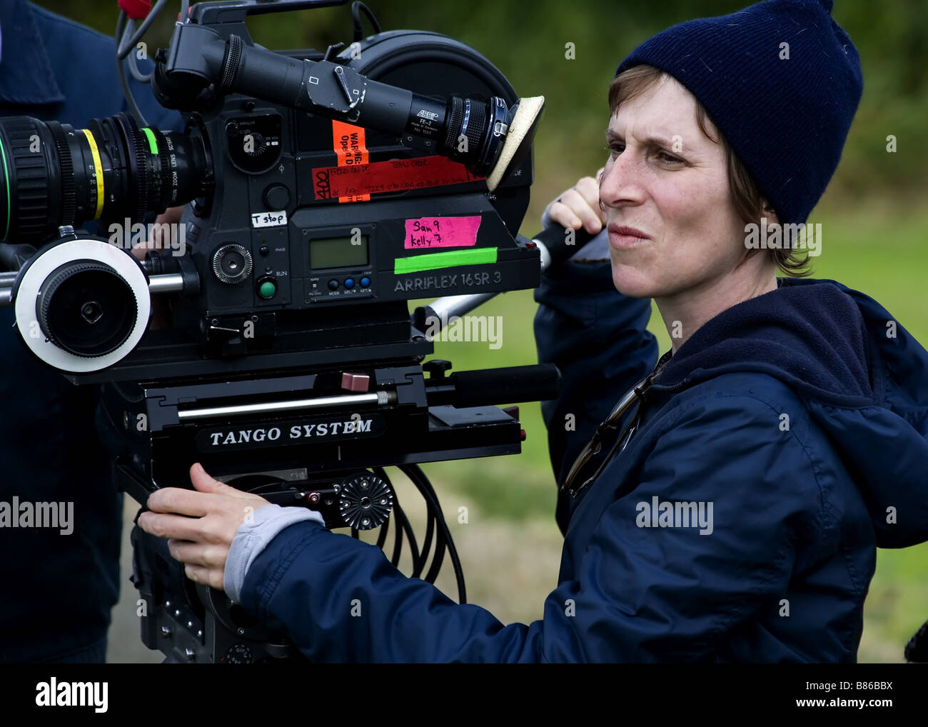 Kelly Reichardt Director Kelly Reichardt on the set of Wendy and Lucy  Year : 2008 Stock Photo