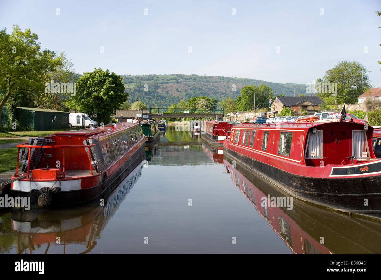 Langollen canal basin by the Pontcysyllte viaduct over the River Dee by Llangollen, built by Thomas Telford Stock Photo