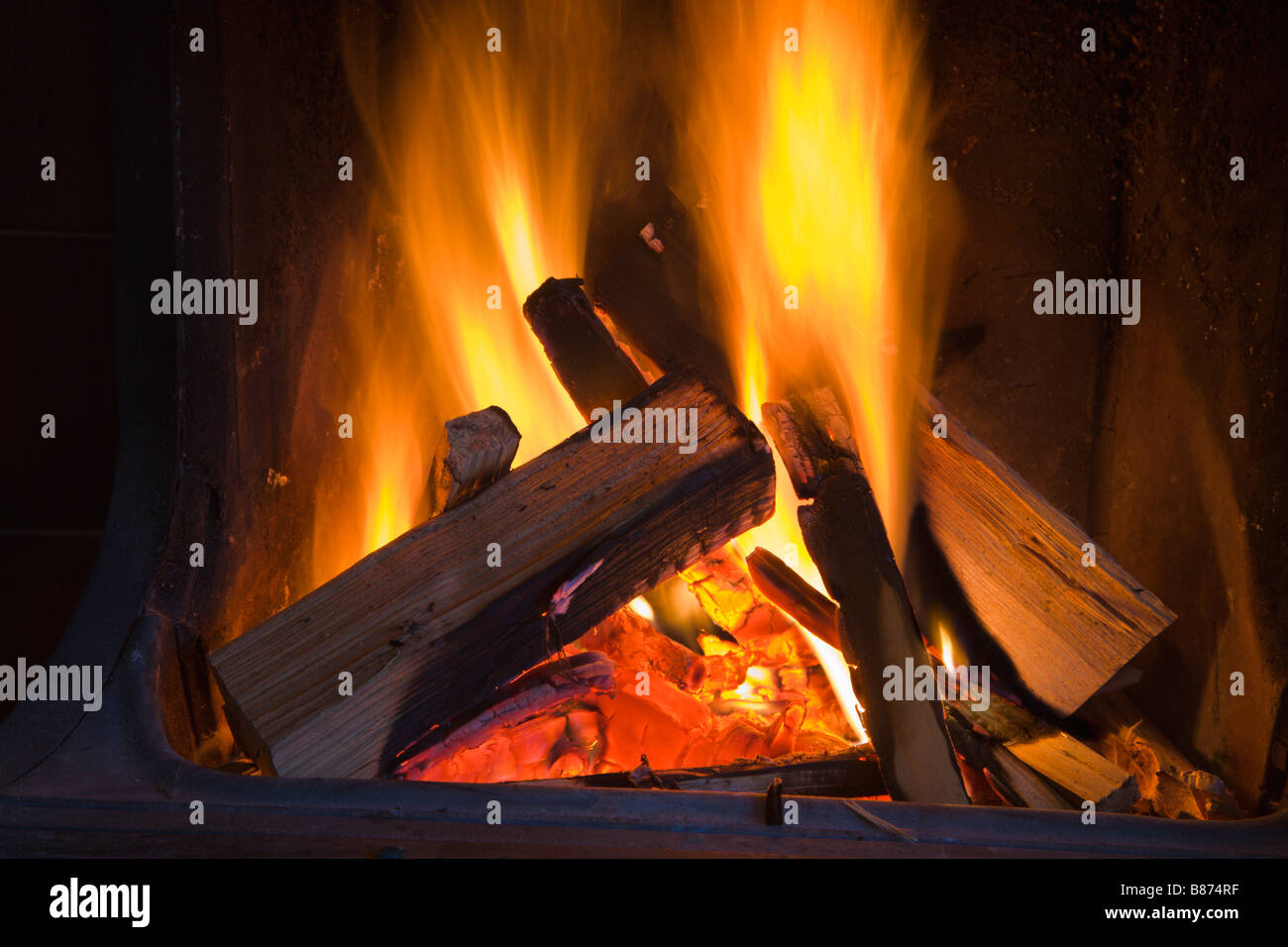 Burning log fire Stock Photo Alamy