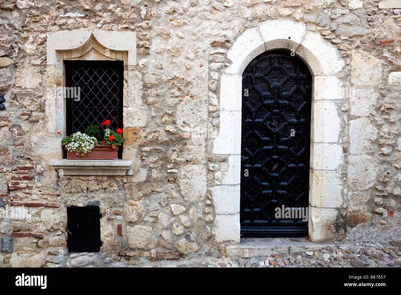 Perouges medieval walled city hi-res stock photography and images - Alamy