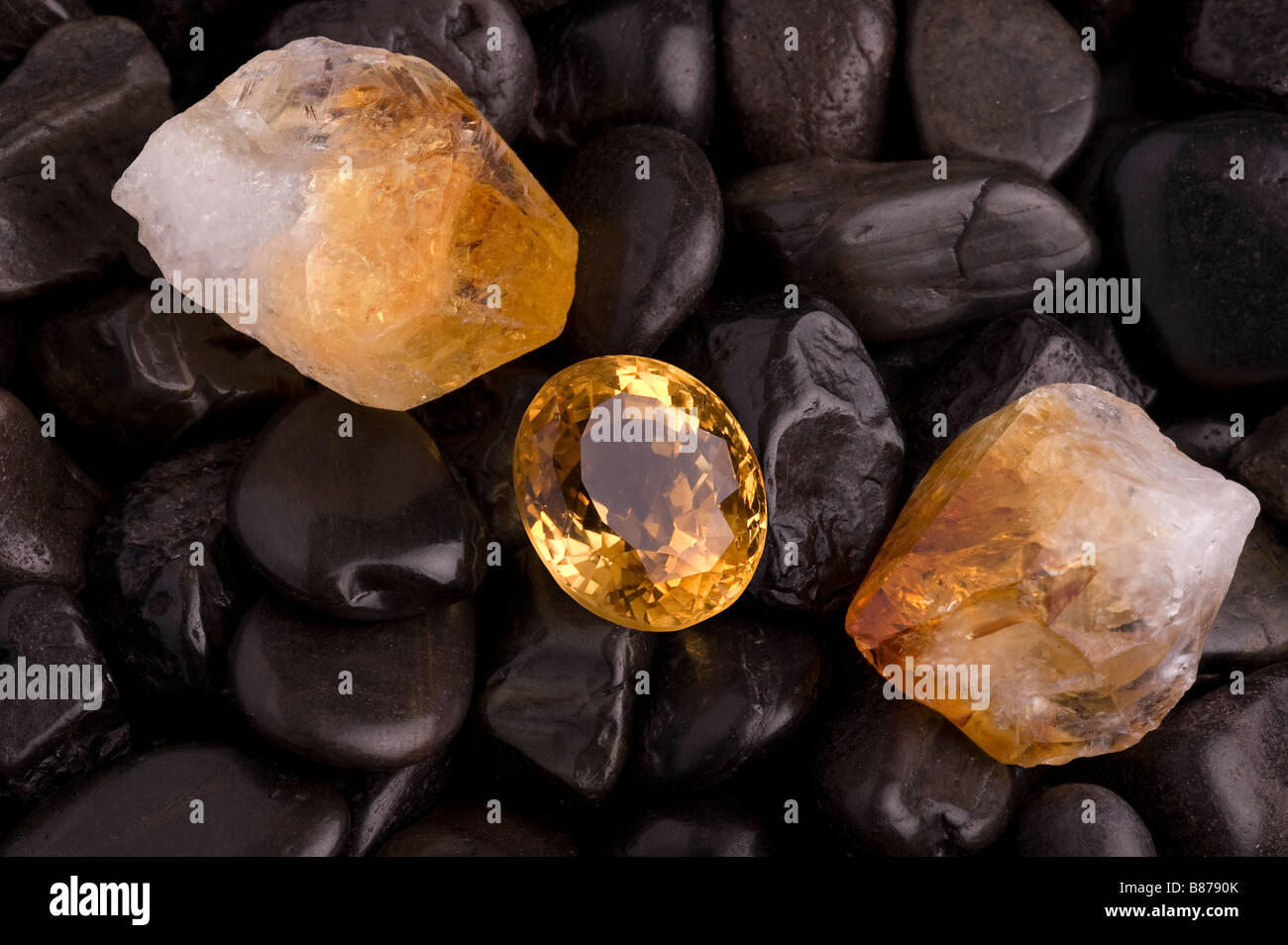 Golden quartz hi-res stock photography and images - Alamy