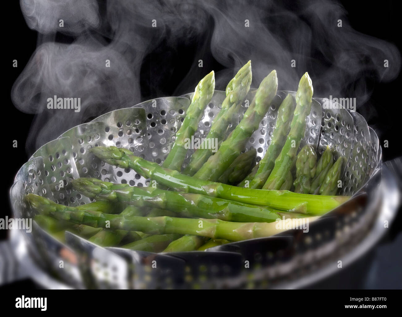 steamed asparagus in pot Stock Photo Alamy