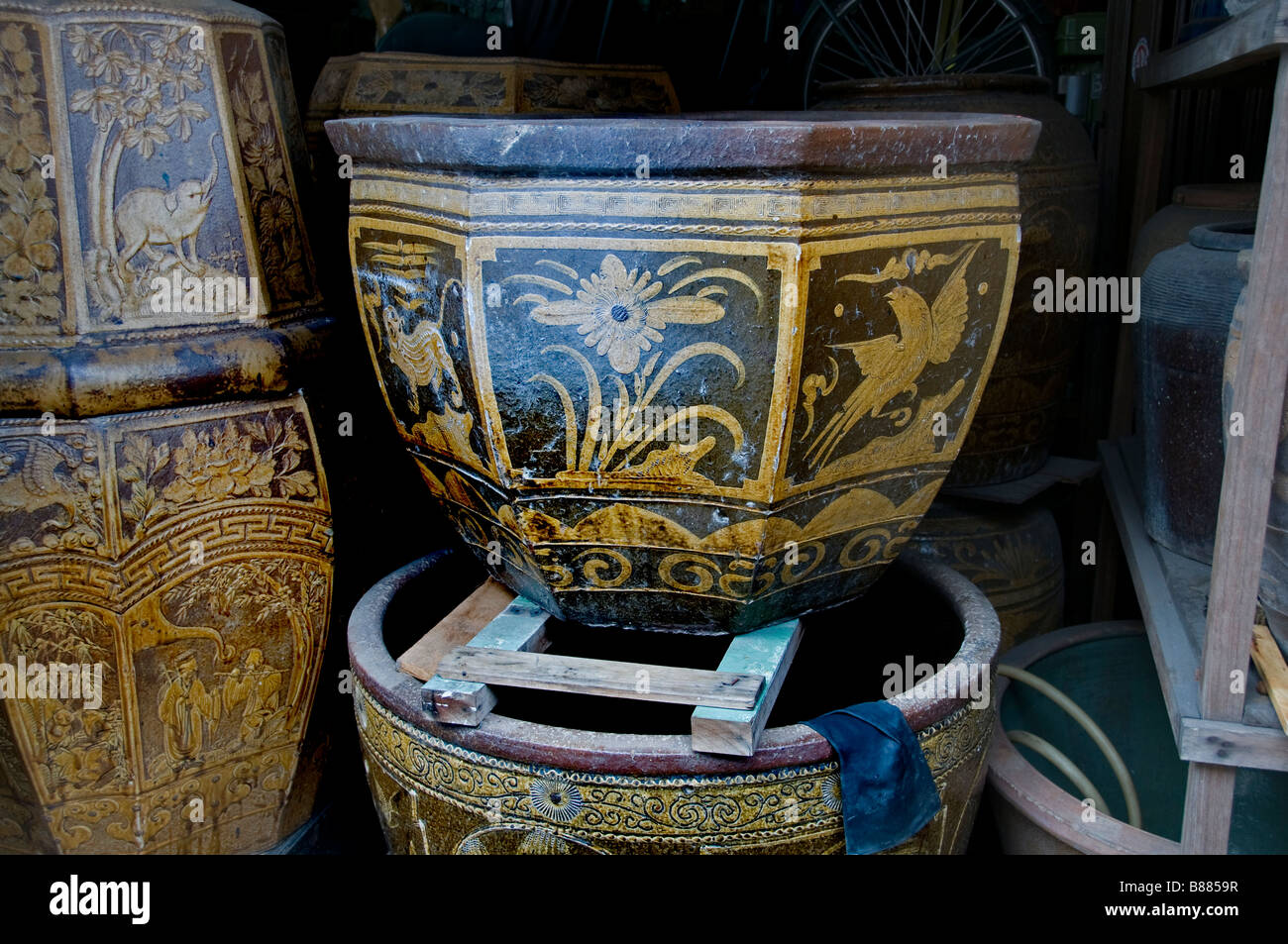 Malacca Malaysia, Chinatown China, Chinese earthenware, crockery pottery, antique shop Stock Photo