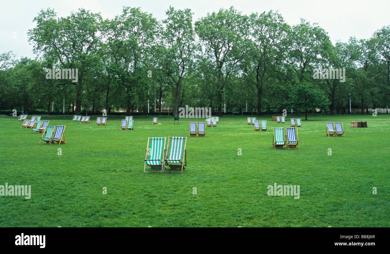 St james park deck chair hi-res stock photography and images - Alamy