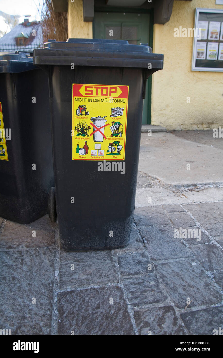 Black wheelie bin hi-res stock photography and images - Alamy