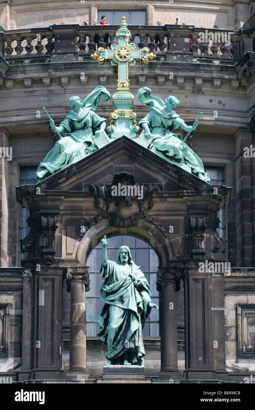 Berlin statues hires stock photography and images Alamy