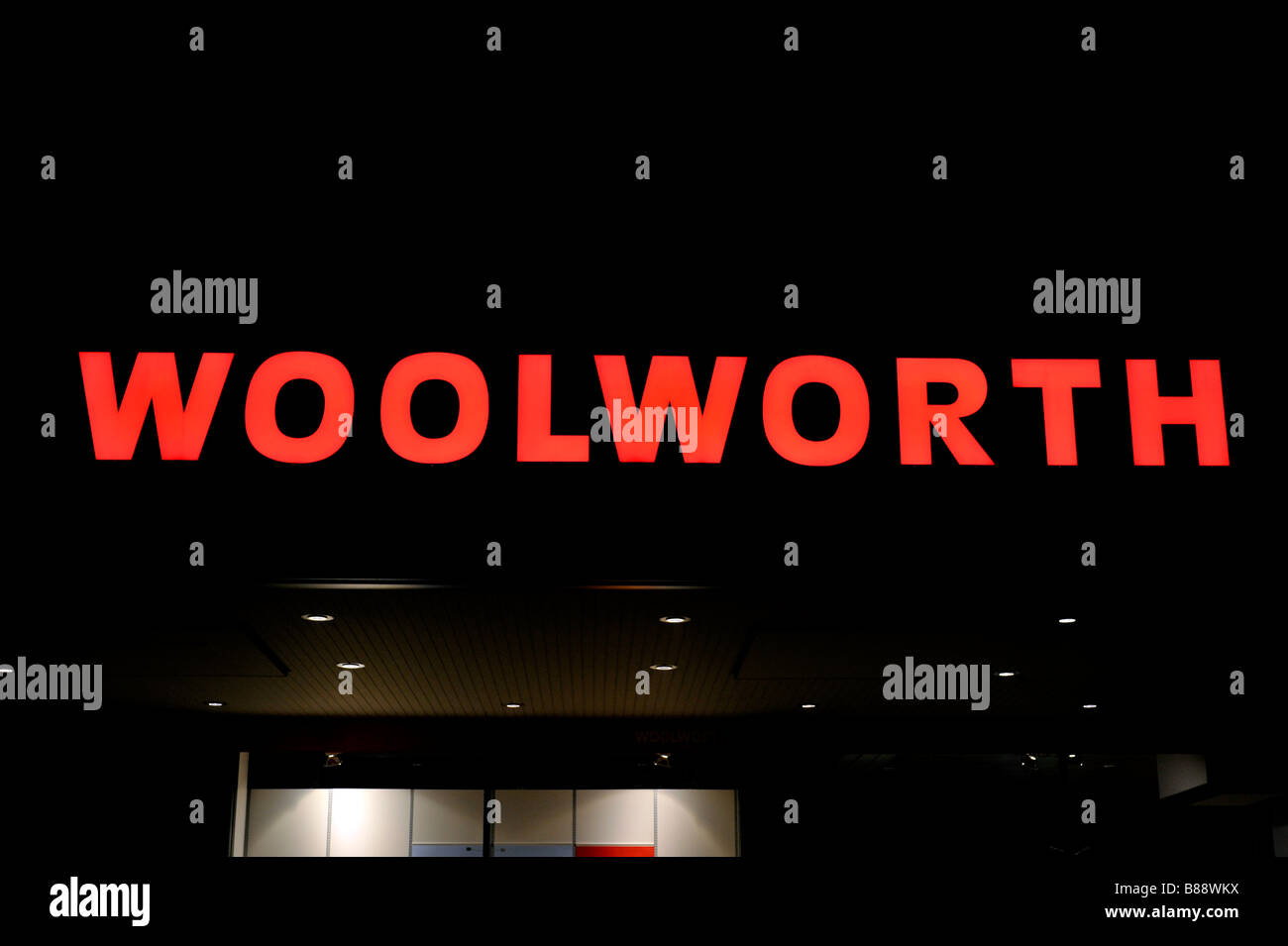 woolworth neon sign woolies department store closed credit crunch out of business Stock Photo