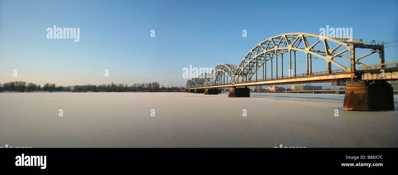 Steel truss arch hi-res stock photography and images - Alamy