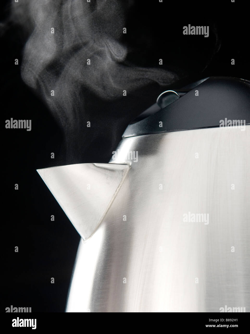 Tea kettle boiling hires stock photography and images Alamy