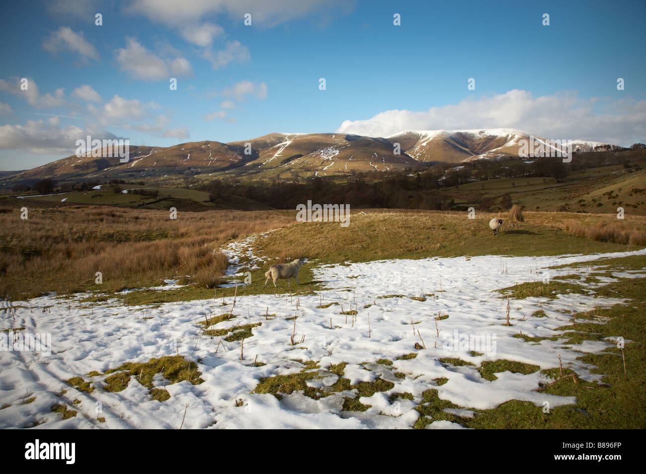 The Howgill Fells And Snow In Winter From Garsdale Near Sedbergh Stock 