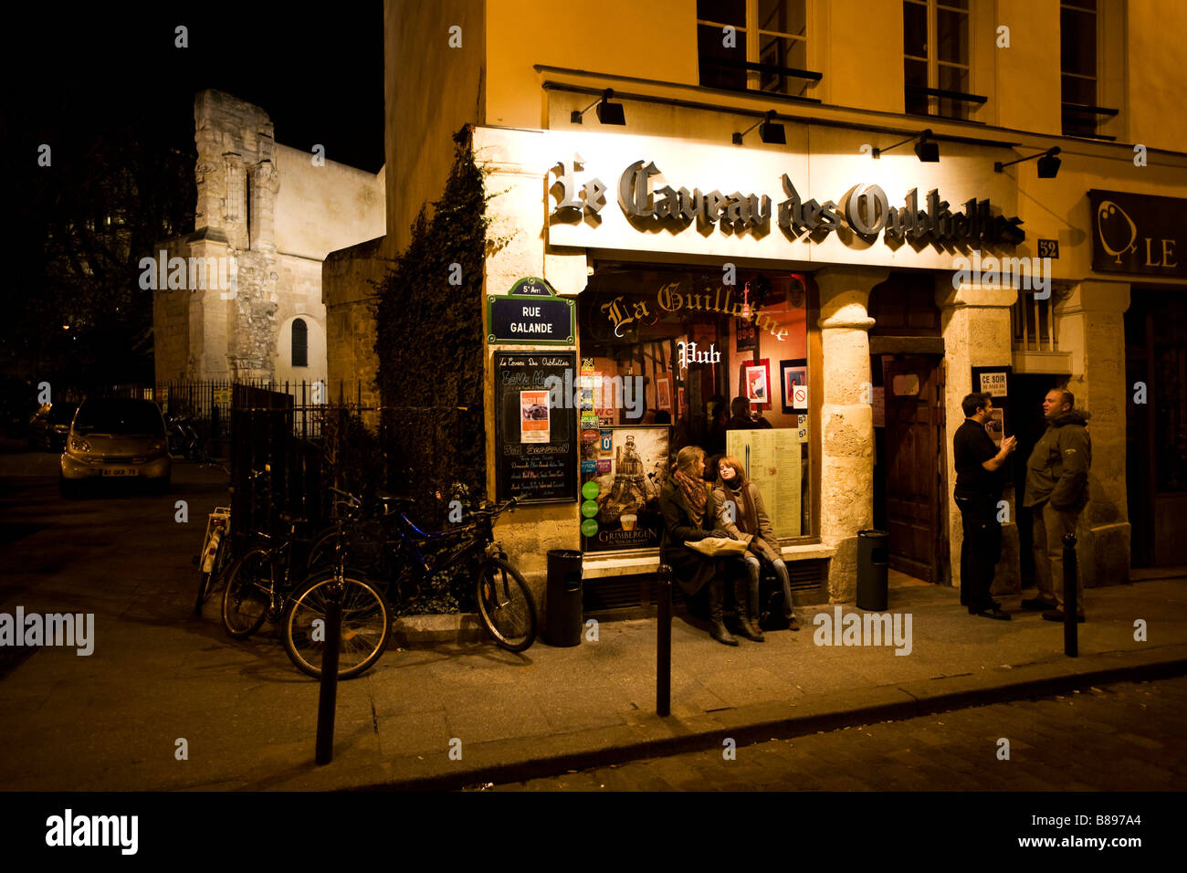 Le Caveau des Oubliettes Jazz Club, Paris, France Stock Photo 22330956