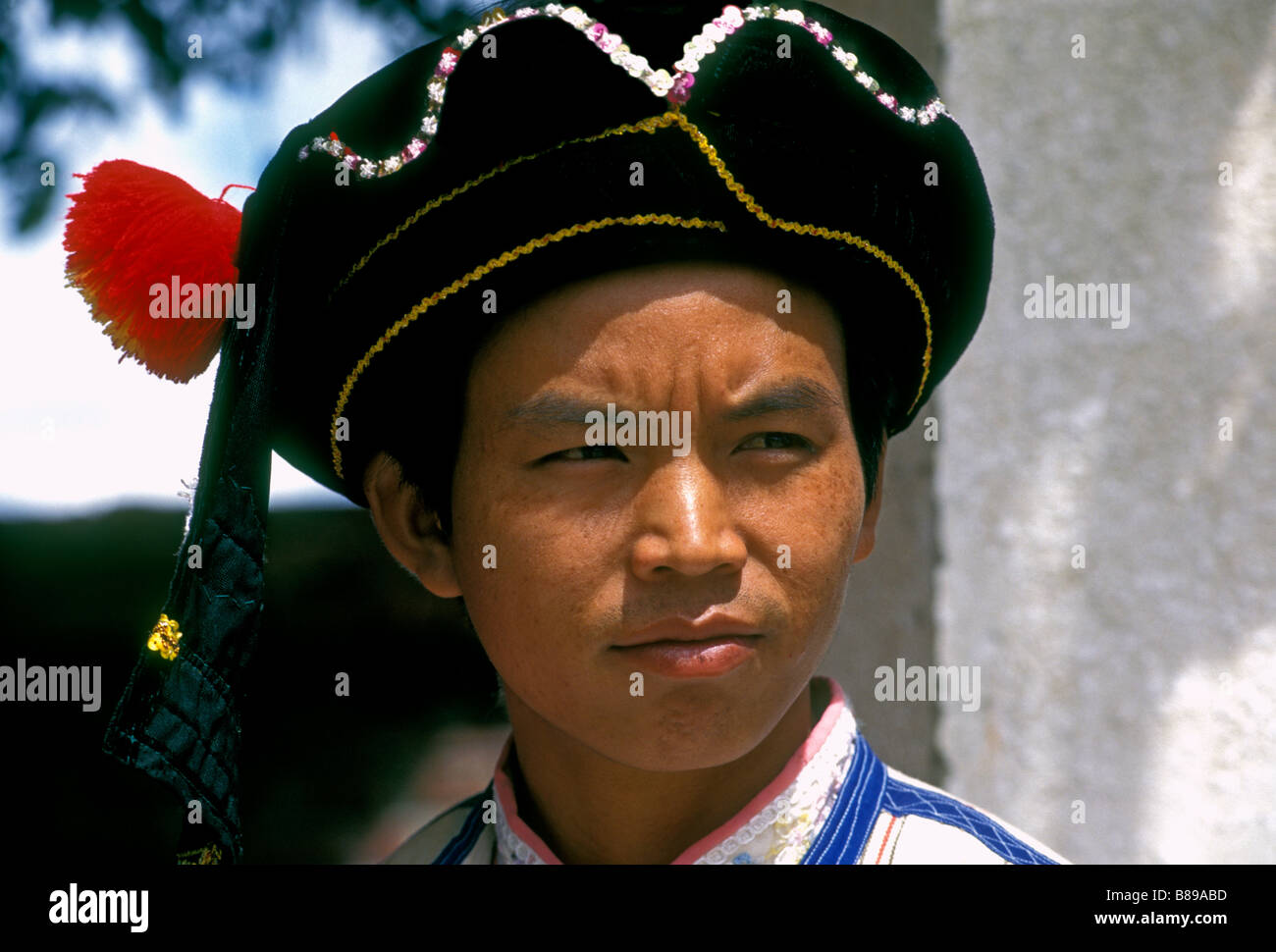 1, one, Chinese man, Sani man, Sani people, ethnic group, ethnic minority, Shilin Stone Forest, Stone Forest, Shilin, Yunnan Province, China, Asia Stock Photo