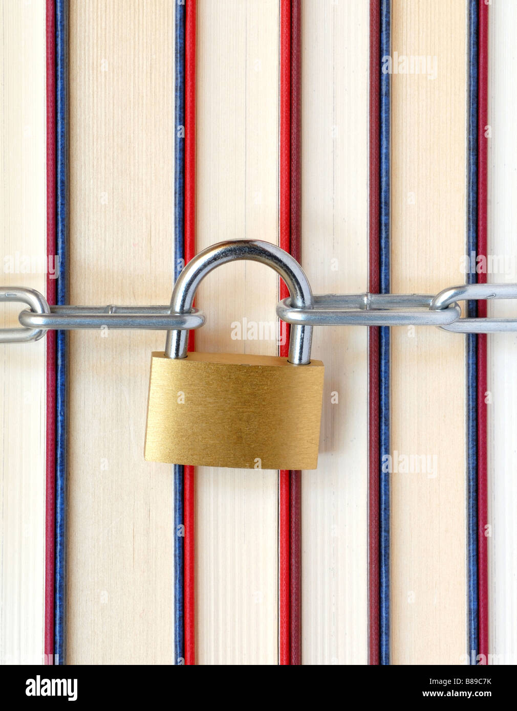 Chained books hi-res stock photography and images - Alamy