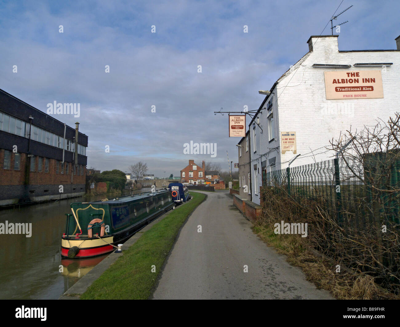 Towpath, Grand Union Canal, Loughborough, Leicestershire, England Stock Photo
