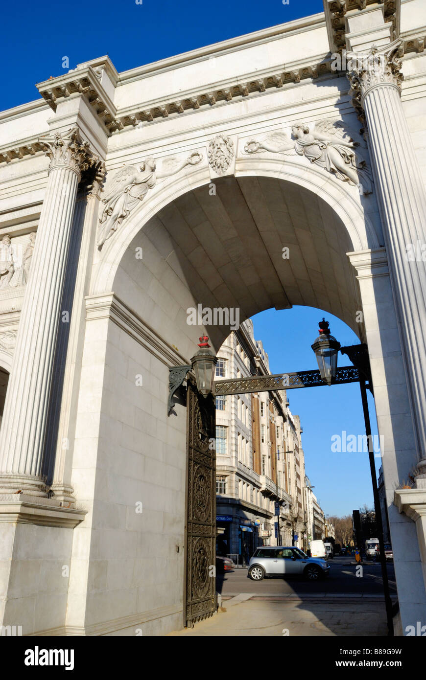 Looking through Marble Arch to Great Cumberland Place London England