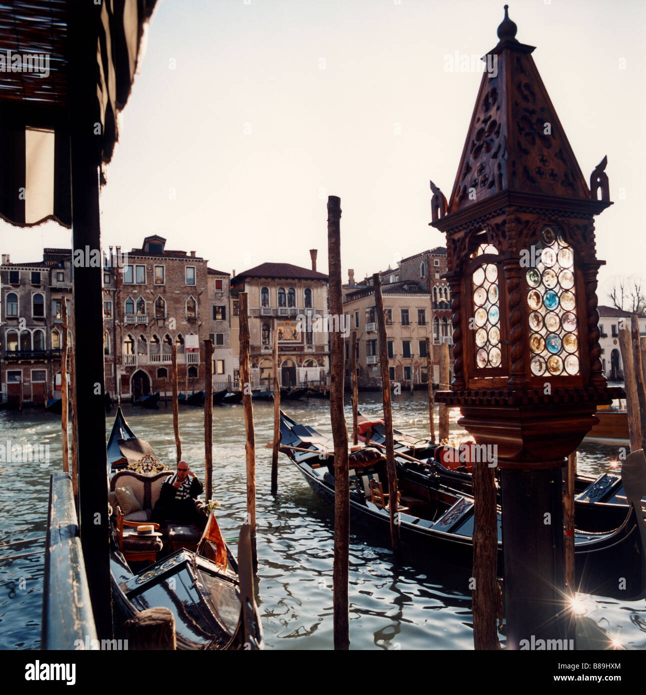 Traghetto gondola venice hi-res stock photography and images - Alamy