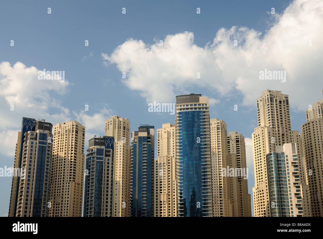 Highrise buildings exterior hi-res stock photography and images - Alamy