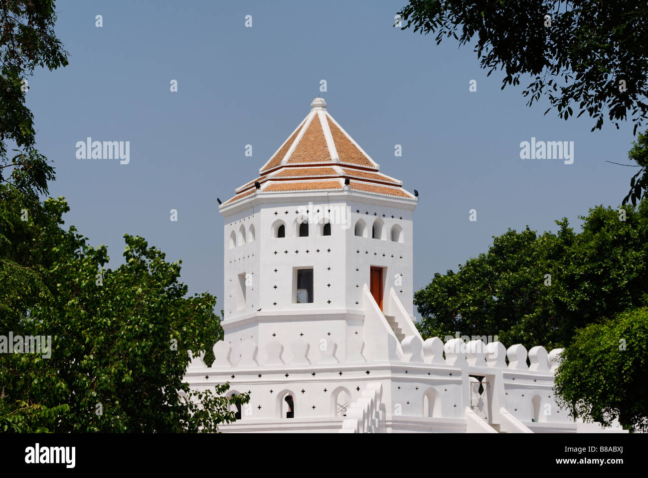 Phra Sumen Fort in Santichai Prakarn park Banglamphu district in central Bangkok Thailand Stock Photo