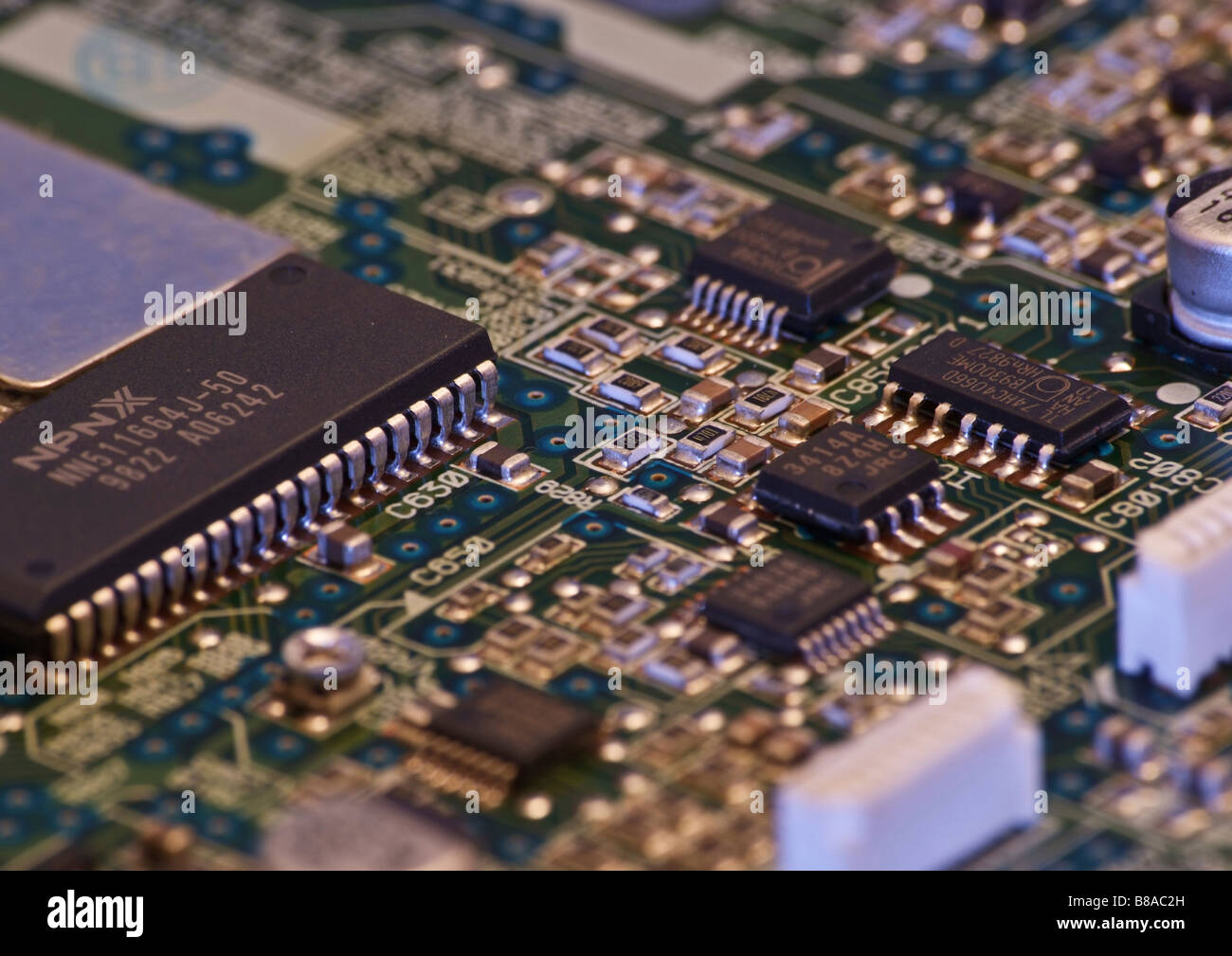 Breadboard circuit hi-res stock photography and images - Alamy